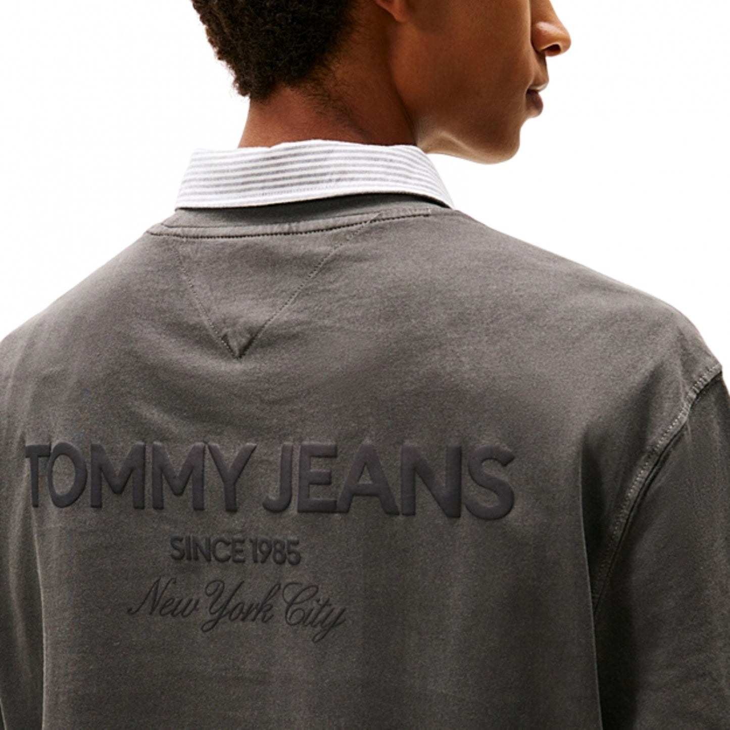 Maglietta Tommy Jeans 90s New Classics SS Tee NERO